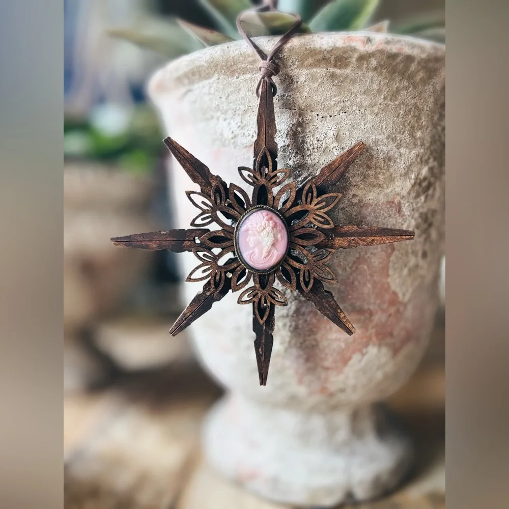 Ornaments Vintage Brooches